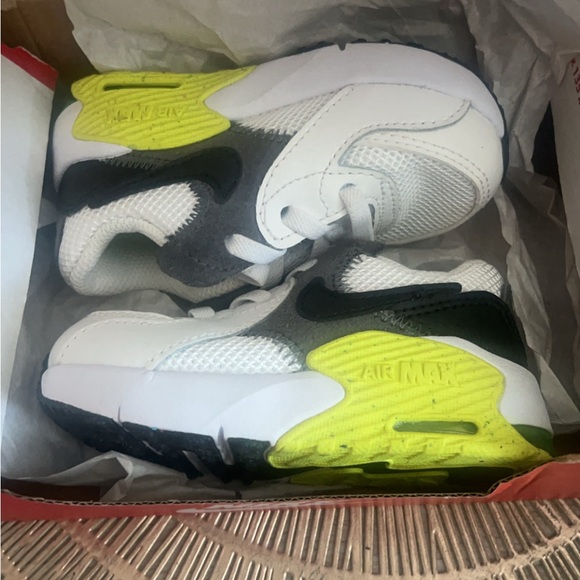 NIKE AIR MAX EXCEE 5C - Picture 2 of 9